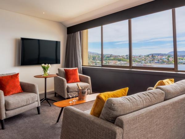 Wrest Point : photo 2 de la chambre suite lit king-size - vue sur port