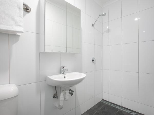 MiHaven Shared Living - Gatton St : photo 4 de la chambre chambre lit queen-size - accessible aux personnes à mobilité réduite