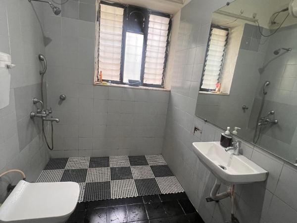 Rostel Backpackers Hostel : photo 2 de la chambre dortoir pour femmes