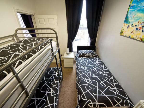 Rossall House , For Families & Couples : photo 3 de la chambre suite 2 chambres