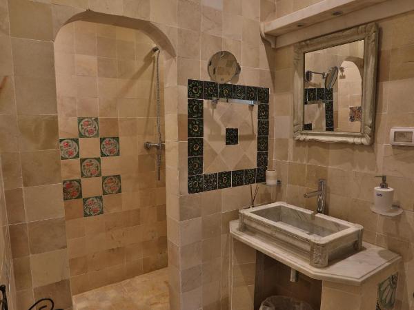 Dar Souad : photo 8 de la chambre chambre double avec salle de bains privative
