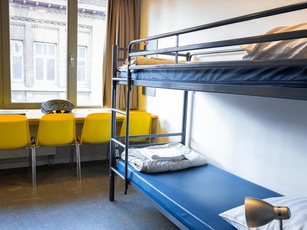 Hostel Van Gogh : photo 7 de la chambre lit dans dortoir mixte de 4 lits