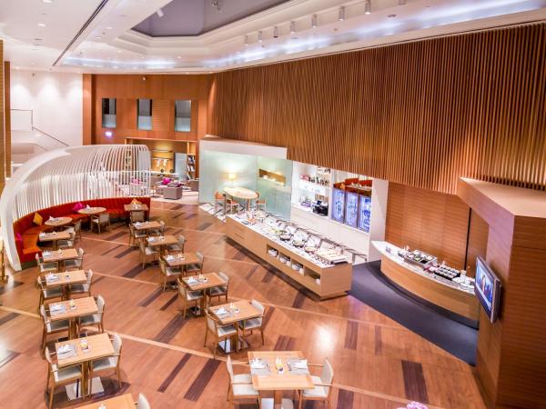 Crowne Plaza Bangkok Parc Lumpini : photo 4 de la chambre suite junior lit king-size avec kitchenette