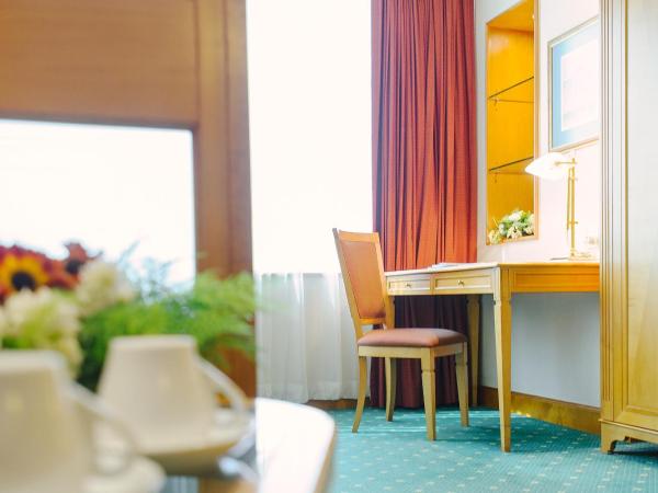 BEST WESTERN PLUS Hotel Hong Kong : photo 2 de la chambre suite double supérieure