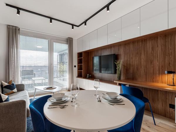 Otyńska Point Apartamenty Prestige : photo 1 de la chambre studio avec terrasse