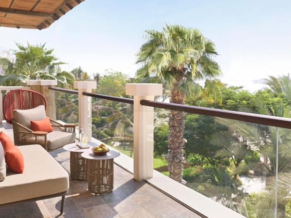 Sofitel Dubai The Palm Resort & Spa : photo 6 de la chambre suite signature 1 chambre lit king-size palm avec canapé-lit - vue sur mer - réservée aux adultes