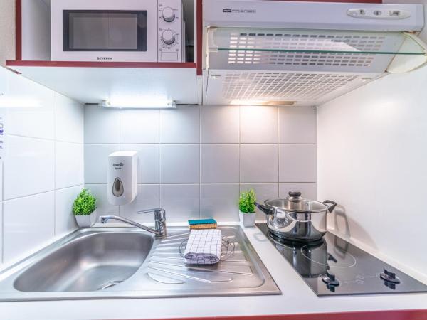 Montempô Apparthôtel Strasbourg : photo 3 de la chambre studio (2 adultes)