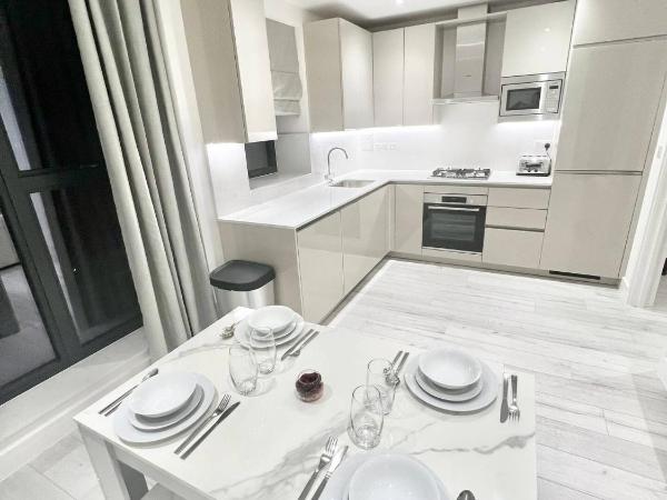 Queens Luxury Apartments Wembley Stadium - London : photo 6 de la chambre appartement avec terrasse