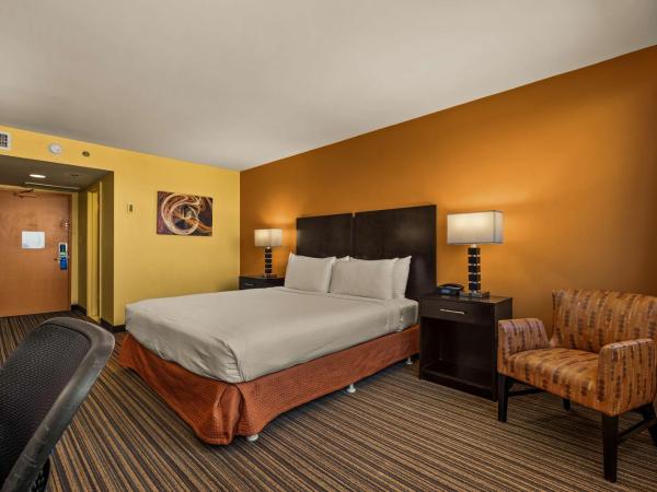 Best Western The Plaza Hotel - Free Breakfast : photo 5 de la chambre chambre lit king-size