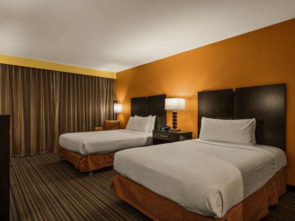 Best Western The Plaza Hotel - Free Breakfast : photo 2 de la chambre chambre double avec 2 lits doubles