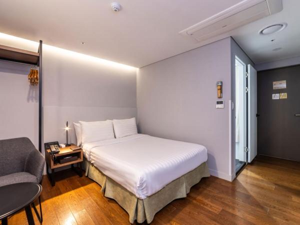 New Seoul Hotel Myeongdong : photo 3 de la chambre chambre double Économique – sans fenêtre