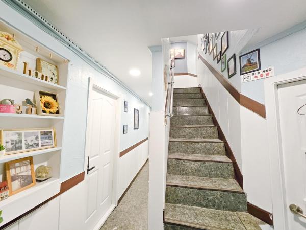 Miju Hostel : photo 4 de la chambre chambre double avec salle de bains privative