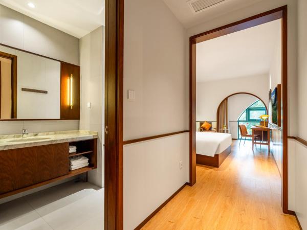 Wuyu Hotel, Jinyun Mountain Store, Southwest University : photo 4 de la chambre chambre lit king-size - vue sur jardin