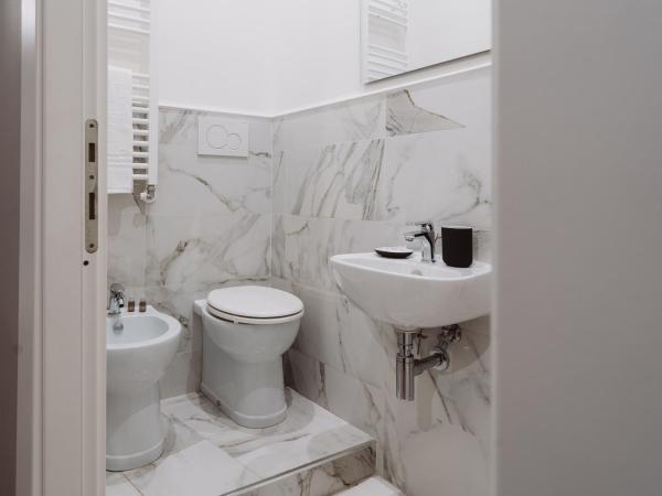 Rooms Genova dei Rolli : photo 2 de la chambre chambre double avec salle de bains privative