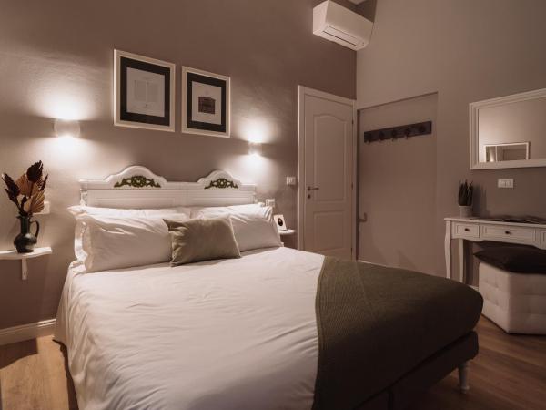 Rooms Genova dei Rolli : photo 3 de la chambre chambre double avec salle de bains privative