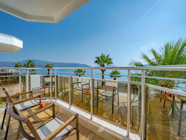 Prime Beach Hotel Ex Ideal Prime Beach : photo 3 de la chambre chambre double ou lits jumeaux - vue sur mer