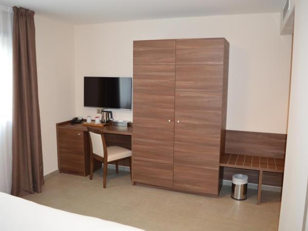 Hotel Port Toga : photo 6 de la chambre chambre double classique