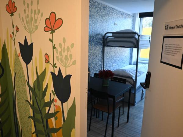 Dutchies Hostel : photo 3 de la chambre lit dans dortoir mixte de 6 lits
