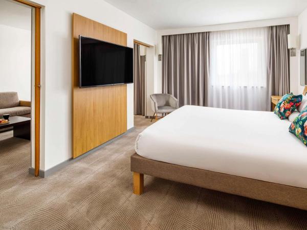 Novotel London Greenwich : photo 5 de la chambre suite lit king-size exécutive avec canapé