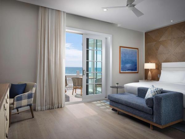 Shore House at The Del, Curio Collection by Hilton : photo 2 de la chambre oceanfront guestroom with one king bed