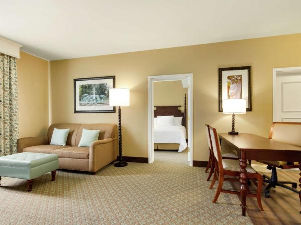 Embassy Suites Savannah Historic District : photo 7 de la chambre suite lit king-size – non-fumeurs