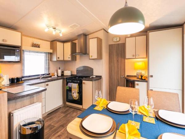 The Major Oak Lodge with Hot Tub : photo 1 de la chambre holiday lodge