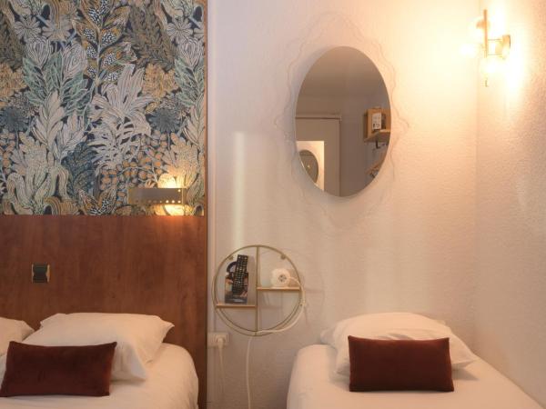 Hotel Arc-En-Ciel Colmar Contact Hotel : photo 5 de la chambre chambre triple avec baignoire