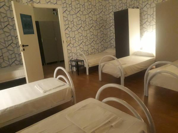 Balarm Hostel - Youth Hostel age limit 18-50 : photo 1 de la chambre lit simple en dortoir