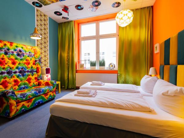 LaLeLu Hostel Dresden : photo 5 de la chambre chambre double avec salle de bains commune