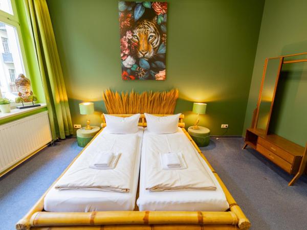 LaLeLu Hostel Dresden : photo 3 de la chambre chambre double standard avec salle de bains commune