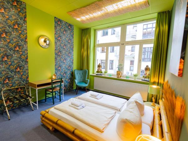 LaLeLu Hostel Dresden : photo 9 de la chambre chambre double standard avec salle de bains commune