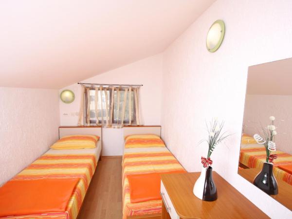 Apartments and Rooms Vesna Novalja : photo 1 de la chambre appartement 3 chambres