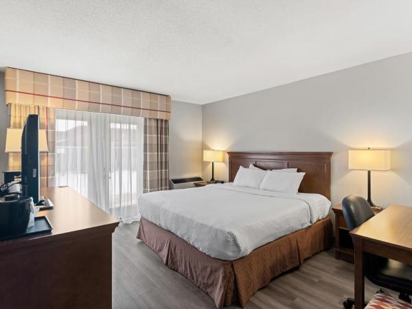 Country Inn & Suites by Radisson, Saskatoon, SK : photo 5 de la chambre suite lit king-size