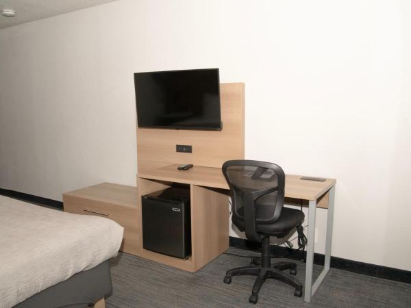 Quality Inn Portland Airport PDX : photo 6 de la chambre deluxe king with balcony - non smoking