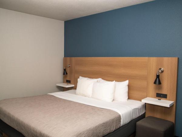 Quality Inn Portland Airport PDX : photo 2 de la chambre chambre lit king-size standard - non-fumeurs