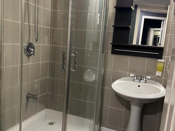 Nox Hostel : photo 6 de la chambre lit dans dortoir pour hommes de 4 lits