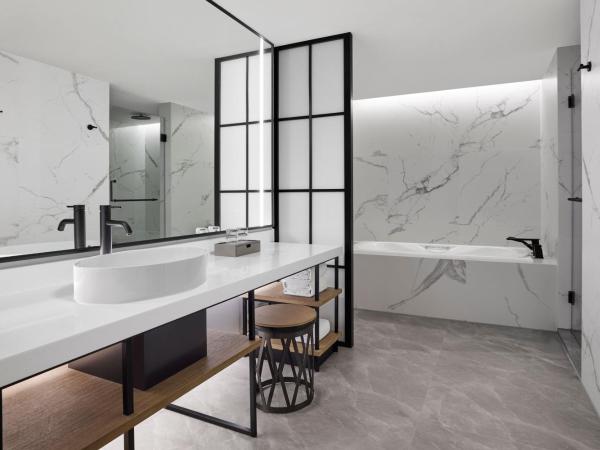 Sheraton Chengdu Lido Hotel : photo 4 de la chambre ambassador suite, 1 bedroom larger suite, 1 king, city view