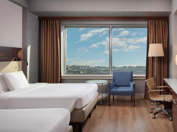 Delta Hotels Istanbul West : photo 2 de la chambre two-bedroom suite with kitchen and sofa bed