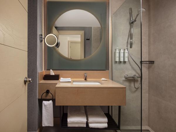 Delta Hotels Istanbul West : photo 6 de la chambre two-bedroom suite with kitchen and sofa bed