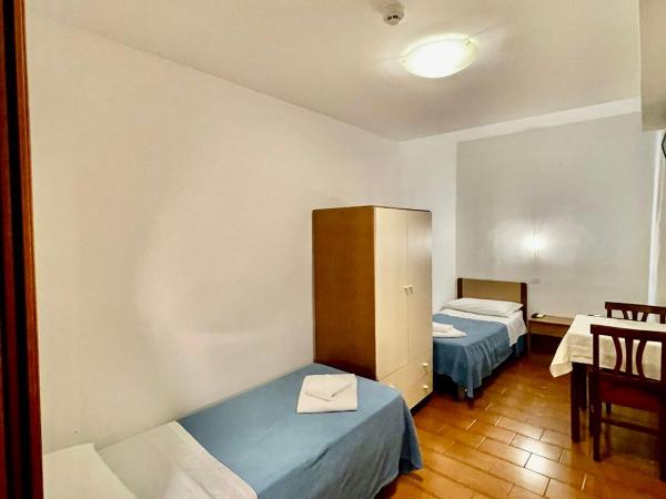 Hotel Canada : photo 1 de la chambre chambre lits jumeaux standard avec vue sur le canal