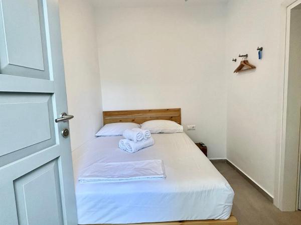 Sofos Suites Mykonos : photo 5 de la chambre petite chambre lits jumeaux