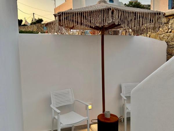 Sofos Suites Mykonos : photo 9 de la chambre petite chambre lits jumeaux