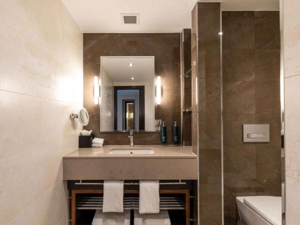 DoubleTree by Hilton London - West End : photo 2 de la chambre chambre lit king-size premium