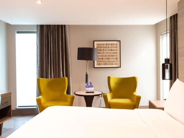 DoubleTree by Hilton London - West End : photo 4 de la chambre suite studio lit king-size