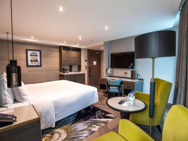 DoubleTree by Hilton London - West End : photo 6 de la chambre suite junior