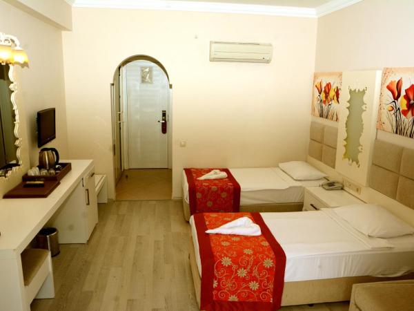 MIRAMOR HOTEL & Spa - ULTRA ALL INCLUSIVE : photo 9 de la chambre chambre lits jumeaux avec balcon