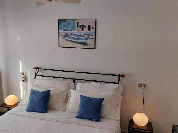 Antonia's Guest House : photo 4 de la chambre grande chambre double