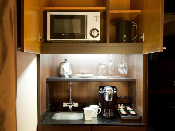 The Royal Park Hotel Iconic Tokyo Shiodome : photo 4 de la chambre suite junior lit king-size