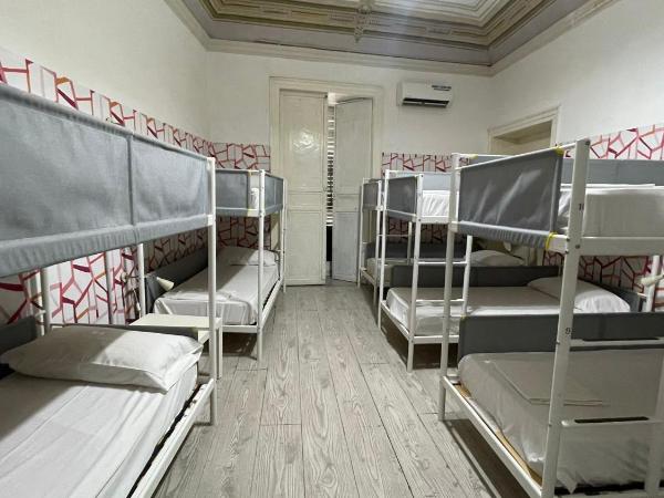 Balarm Hostel - Youth Hostel age limit 18-50 : photo 2 de la chambre lit simple dans dortoir pour femmes