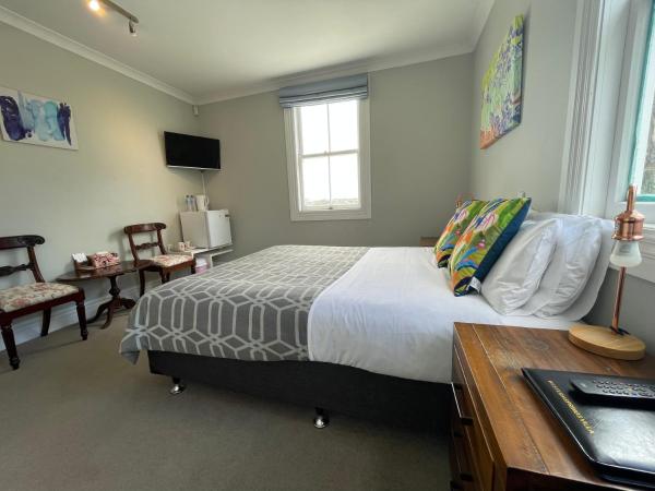 Western Springs Villa to Auckland Central Heritage Villa : photo 8 de la chambre chambre lit queen-size 